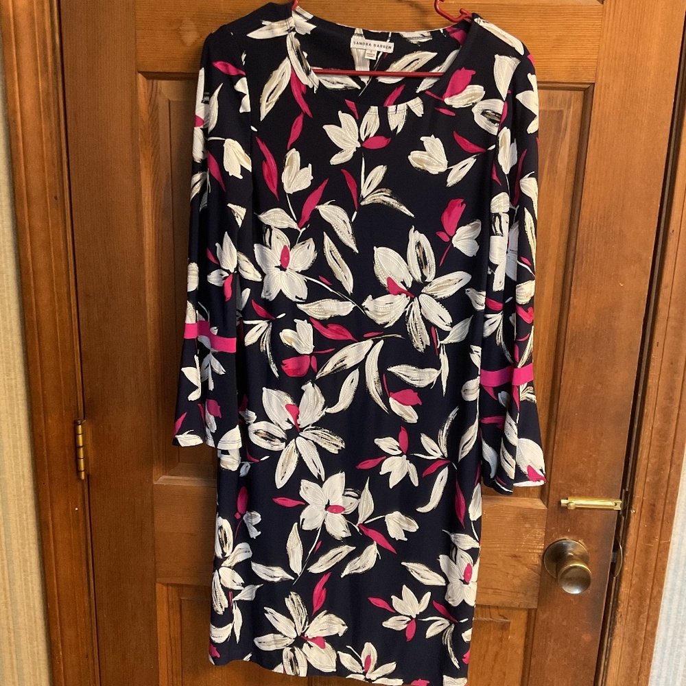 Sandra Darren Dress Size S Pink Navy White Floral Print Knee Length Bell Sleeve